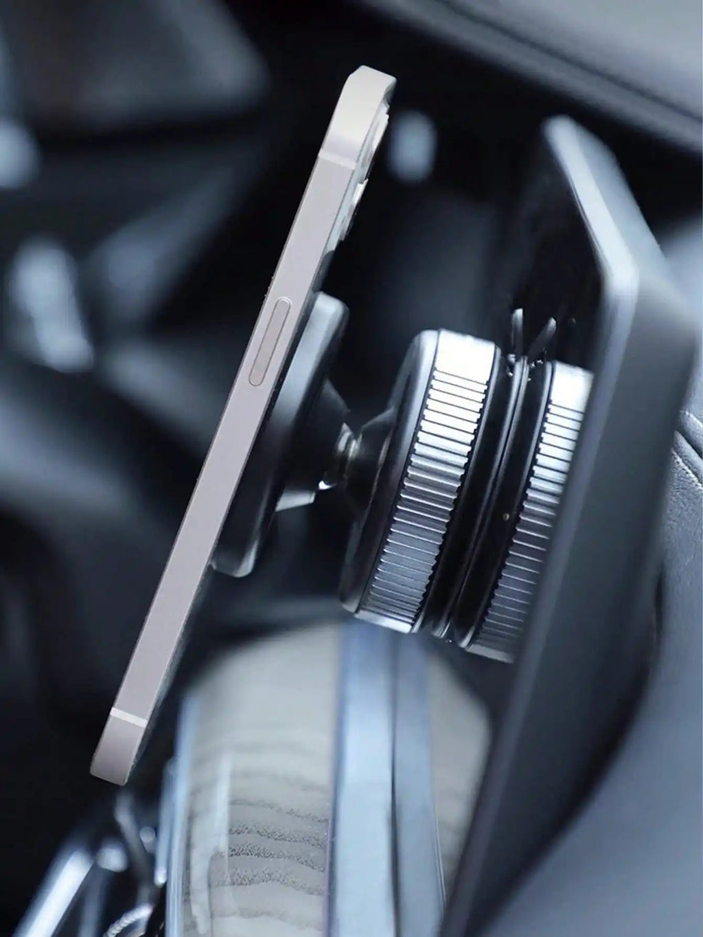 Universal Car Phone Mount - Dual Fixation: Vacuum Suction & N52 Magnetic Adsorption, Windshield/Dashboard Compatible